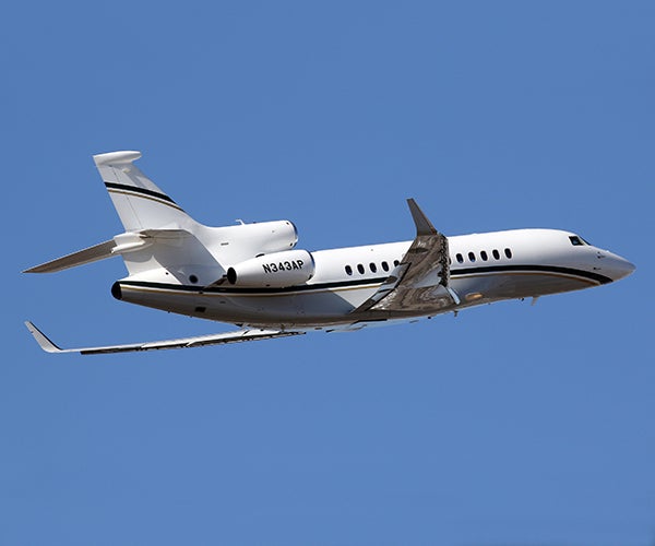 Image of a Dassault Falcon 7X in flight