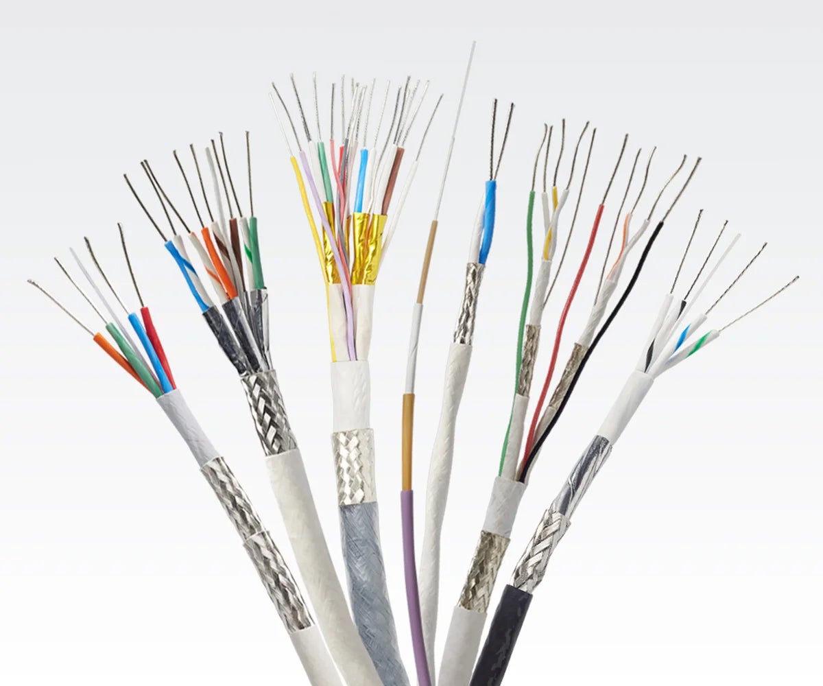 Gore’s portfolio of high-speed data cables for air & defense applications.