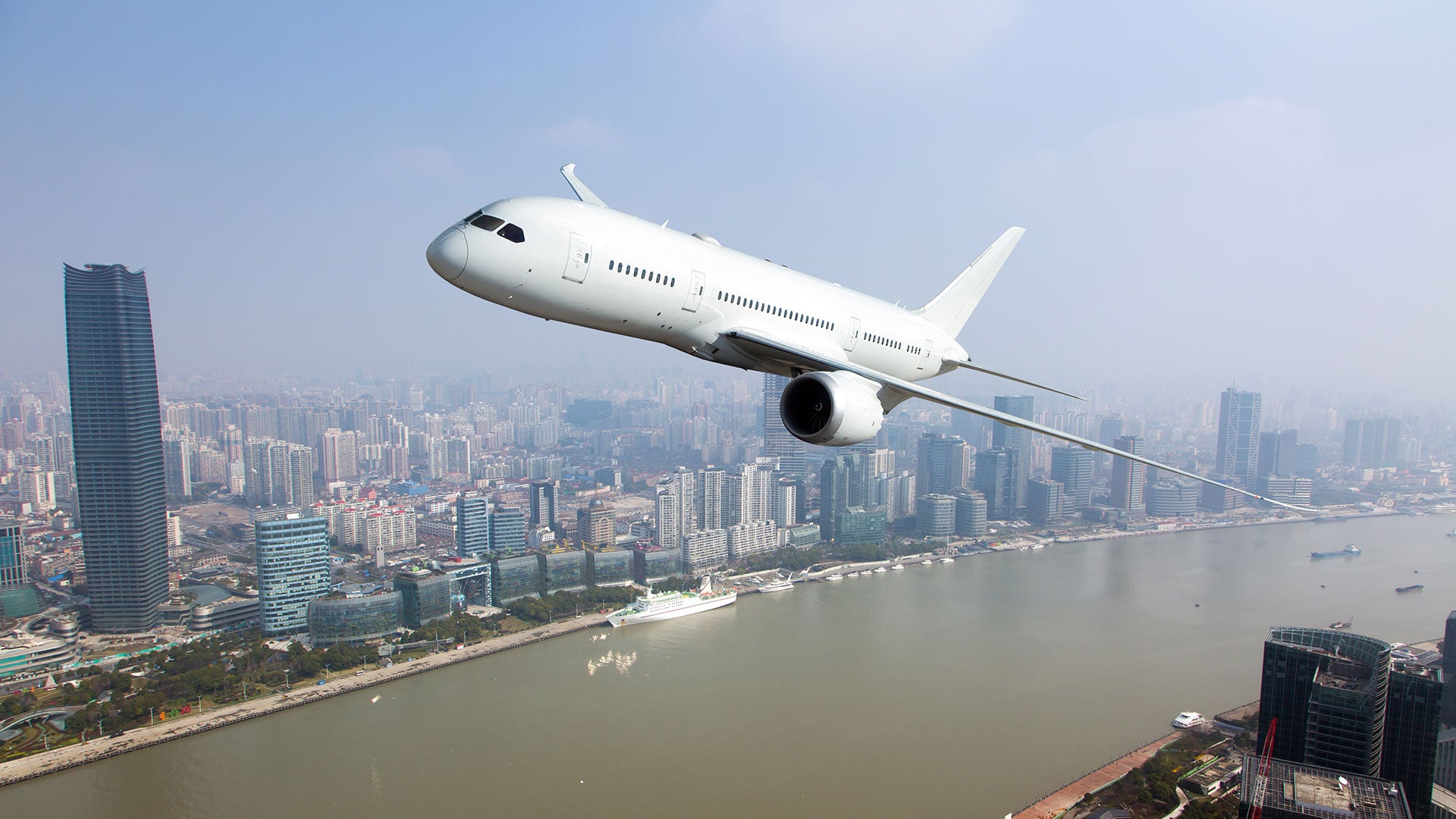 Boeing 787 Dreamliner flying