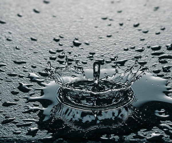 image of water droplet splashing