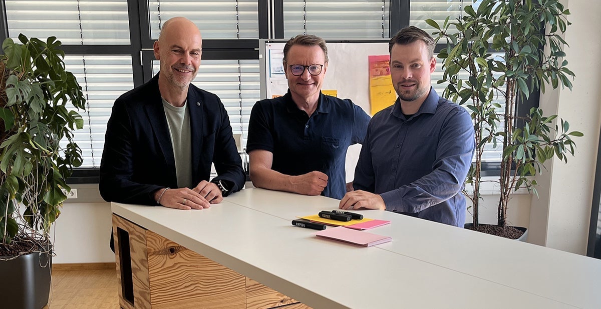 Gore’s Key Account Manager Mr. Elsesser with Mr. Maier and Mr. Waßmer from Endress+Hauser.