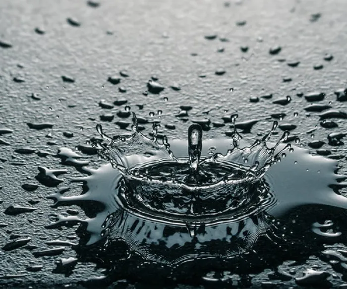 image of water droplet splashing